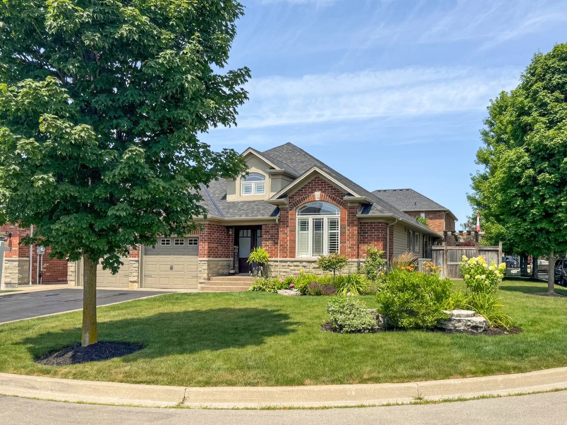 27 Carver Drive, photo 2